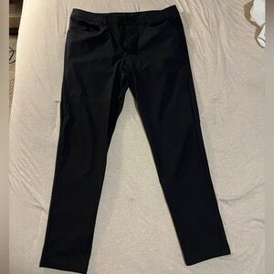 ABC Warpstreme Pants. 35 waist 32 length. Great preowned condition. Black